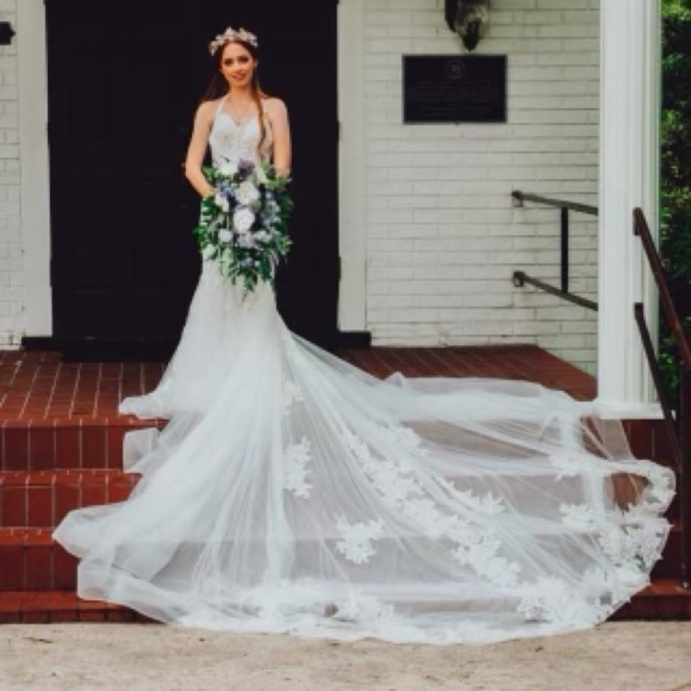 Elegant White Wedding Dress